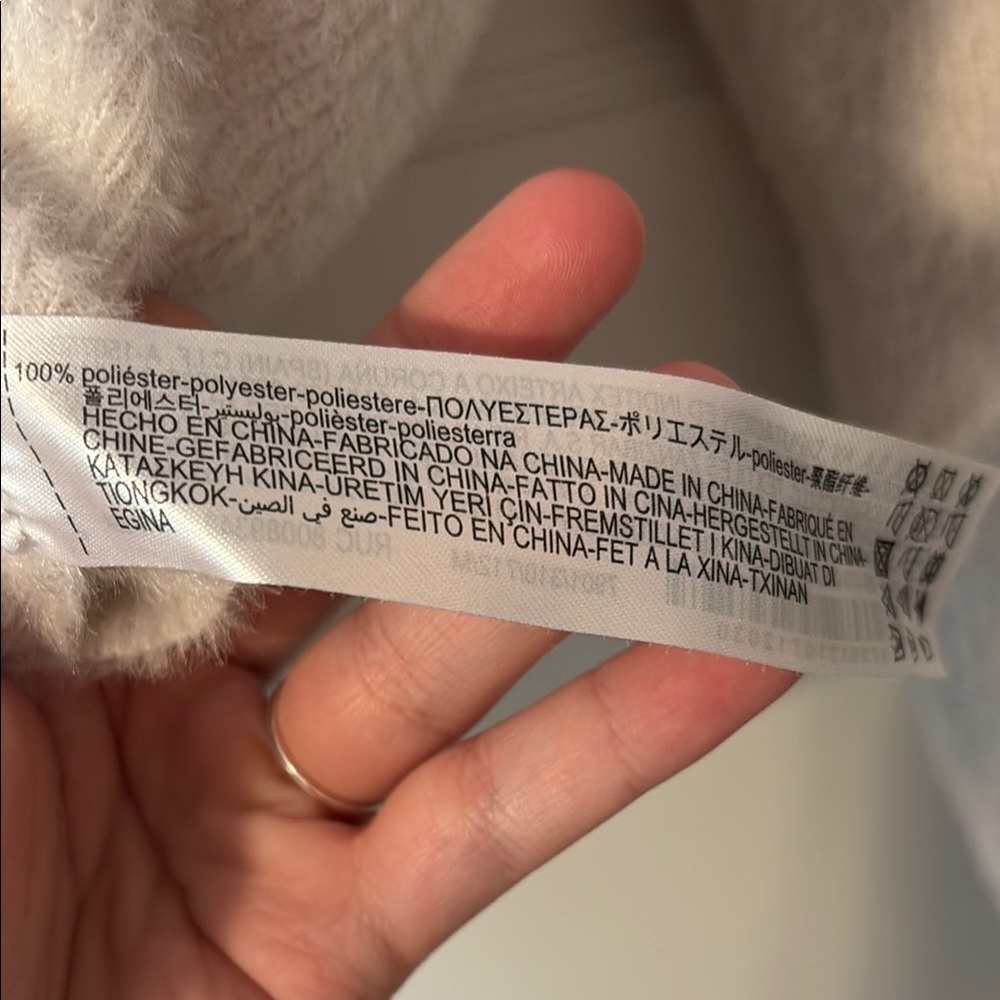 Cozy Zara Sweater - Picture 5 of 6